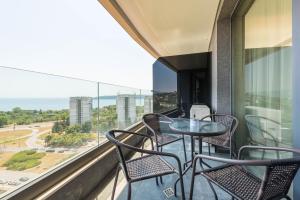 Cozy Sea View Apartment Varna & Parking