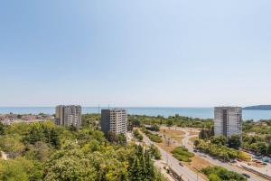 Cozy Sea View Apartment Varna & Parking