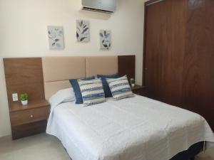 Nueva Villa 3 pisos en condominio Playa del Carmen