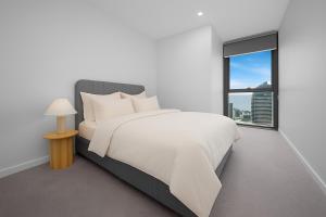 Starview Suite - Private Oceanview 2 Bedroom Apartment on the Star Residence Broadbeach, Free Carpark Included with your stay!