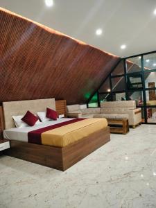 Hill Top Paradise with Pool Vagamon