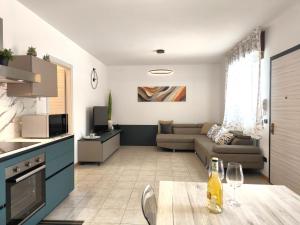 SG Family - Pastello Garda Apartment B1 - Pool & Center