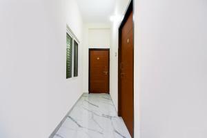 Super Collection O VIP Road Near Golden Beach