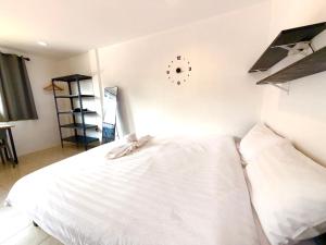 Patong Canal Villa 305