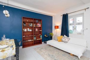 Spazioso bilocale LUMINOSO, CENTRALE a due passi dalla STAZIONE