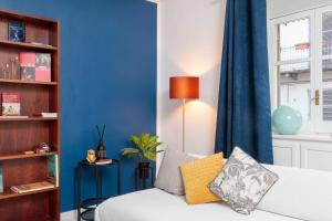 Spazioso bilocale LUMINOSO, CENTRALE a due passi dalla STAZIONE