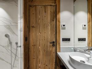 Appartement spacieux de 100m² pour 8 pers., 4 chambres, Val dIsère - Cheminée, parking, animaux admis - FR-1-567-62