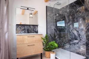 Appartements Studio cosy avec piscine les Accatine 2 : photos des chambres