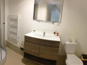 Sejours chez l'habitant Suite privative 2Chambres salle de bain prives toilettes 30 min de Paris : photos des chambres