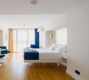 Orbi City Hotel Sea View studio Comfort номер в отеле студия повышенной комфортности