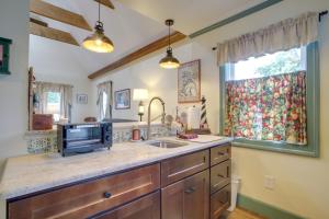 Walk to Park and River Dog-Friendly Cambridge Gem