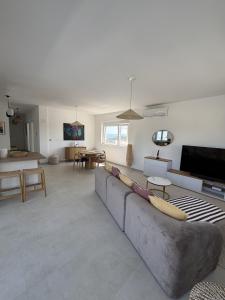 Alma Mare - Modern Apartment with Soul & View