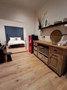 Forest View Studio Apartment