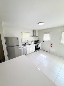 Renovated 2 Bed Walltown Home Walk to Duke! B