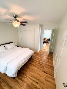 Renovated 2 Bed Walltown Home Walk to Duke! B