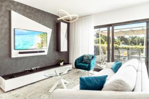 Green Harmony Apartment - Pool Front Apartment