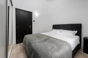 Sea Breeze Makarska-3BR, Sea View & Prime Location