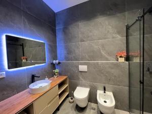 Stylish Sky Apartment Romantic Sea & City View