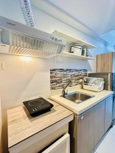 09T2 Chic Corners, Studio w Balcony, Horizons 101