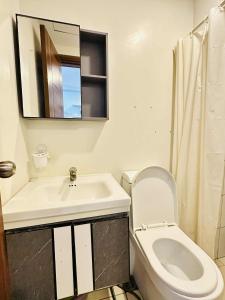 09T2 Chic Corners, Studio w Balcony, Horizons 101