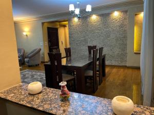 Elegant & spacious 3 bedroom furnished apartment