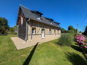Maison normande à la campagne