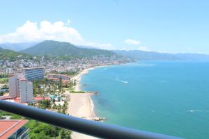 Modern 3BR Beachfront Condo - Harbor 1903 TN