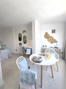 Parque Santiago II - modern studio Las Americas - heated pool, 250m to the beach