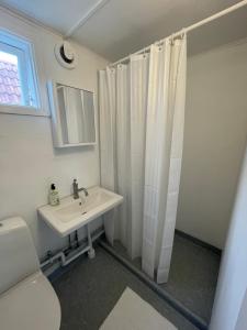 Central Close to beach and tennis