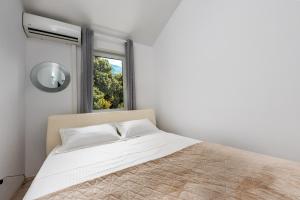 Sea Breeze Makarska-3BR, Sea View & Prime Location