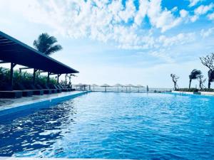 Căn hộ du lịch 2PN Resort biển Long Cung 30m ra đến biển, hồ bơi, bãi biển riêng