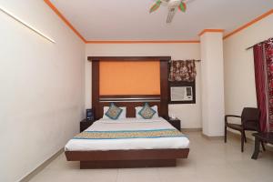 Hotel O Aura Palace Deluxe