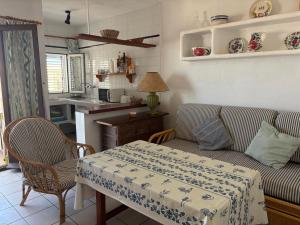 Copacabana 27 - 1 minute from the Sea