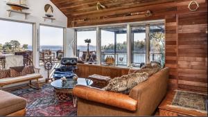 SPECTACULAR OCEANFRONT ON BOSTONs SCENIC NORTH SHORE