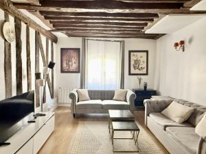 80 m2-Heart of Le Marais -Sleeps 6 - 4-Sterne-Hotels in Paris