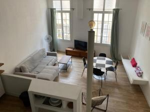 Appartement rénové plein centre