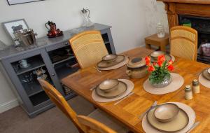 NEC, BHX Cosy 3 Bedroom House with Parking