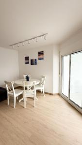 108 - Beachside Renovated 1BR apt 5 min from Beach