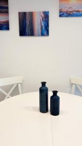 108 - Beachside Renovated 1BR apt 5 min from Beach