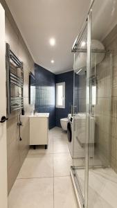 105 - Beachside Renovated 1BR apt 5 min from Beach