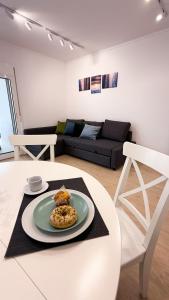 109 - Beachside Renovated 1BR apt 5 min from Beach