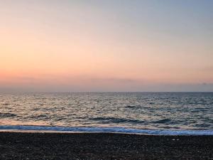 Airy Modern Apt & Calm and extraordinairy view