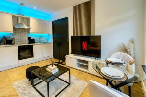 Canal Side Luxury Apartment in Leeds City Centre Sleeps 3