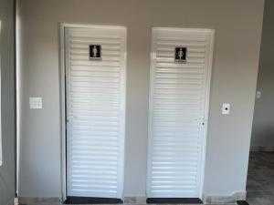 Edícula privativa com piscina climatizada no pé da serra