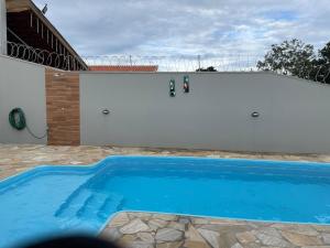 Edícula privativa com piscina climatizada no pé da serra