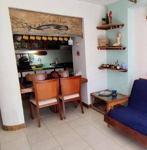 Coqueto y con terraza encantadora frente al mar