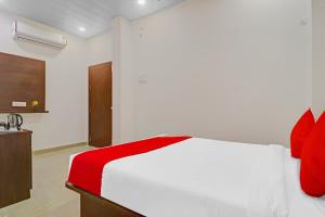 Hotel O R Square Near LB Nagar Metro Station