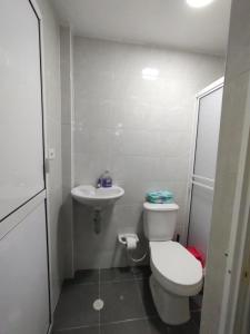 Fresca y confortable Habitación en Apartamento Compartido