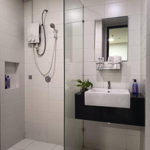 Rothschilds Orchid Suites at Trefoil Setia Alam