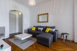 Beautiful apartment by the sea front